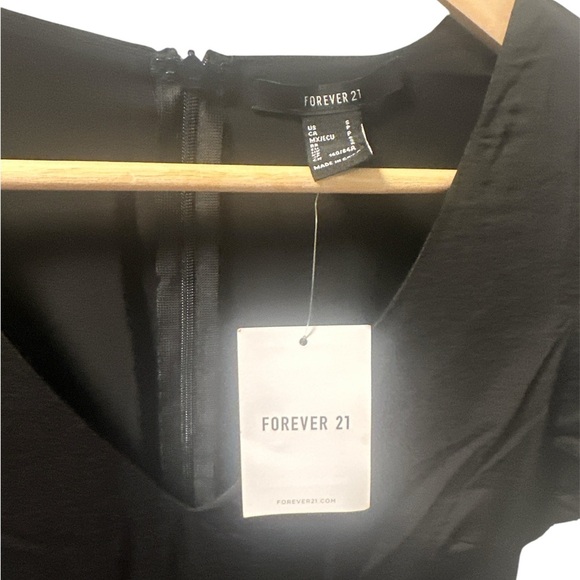 Boho Style Black Maxi Dress with Puff Sleeves~ NWT~ Size S - Picture 4 of 4